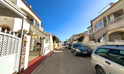 Resale - Bungalow - Torrevieja - La Siesta - El Salado -  Torreta