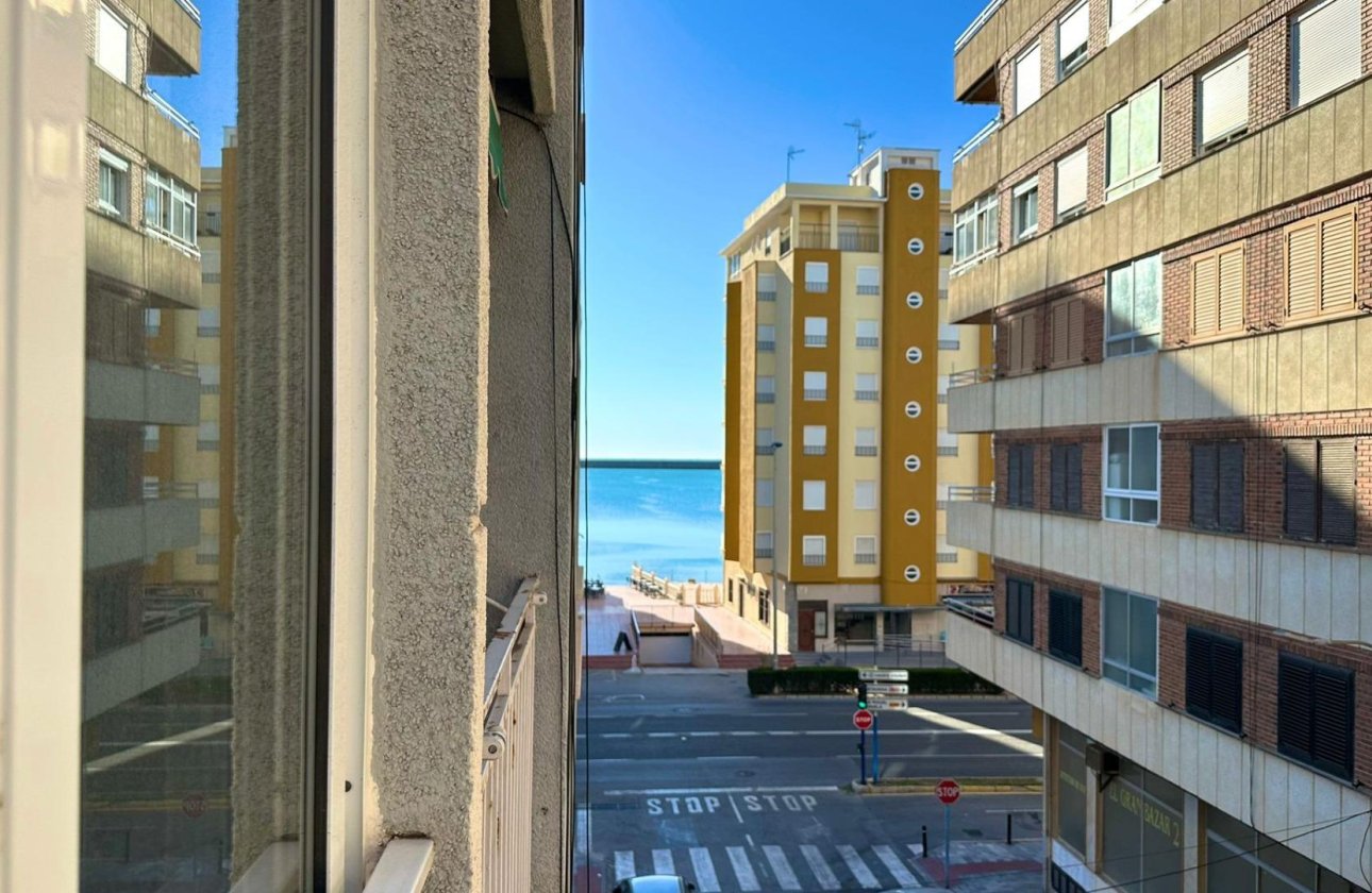 Resale - Apartment / flat - Torrevieja - Playa del Acequión