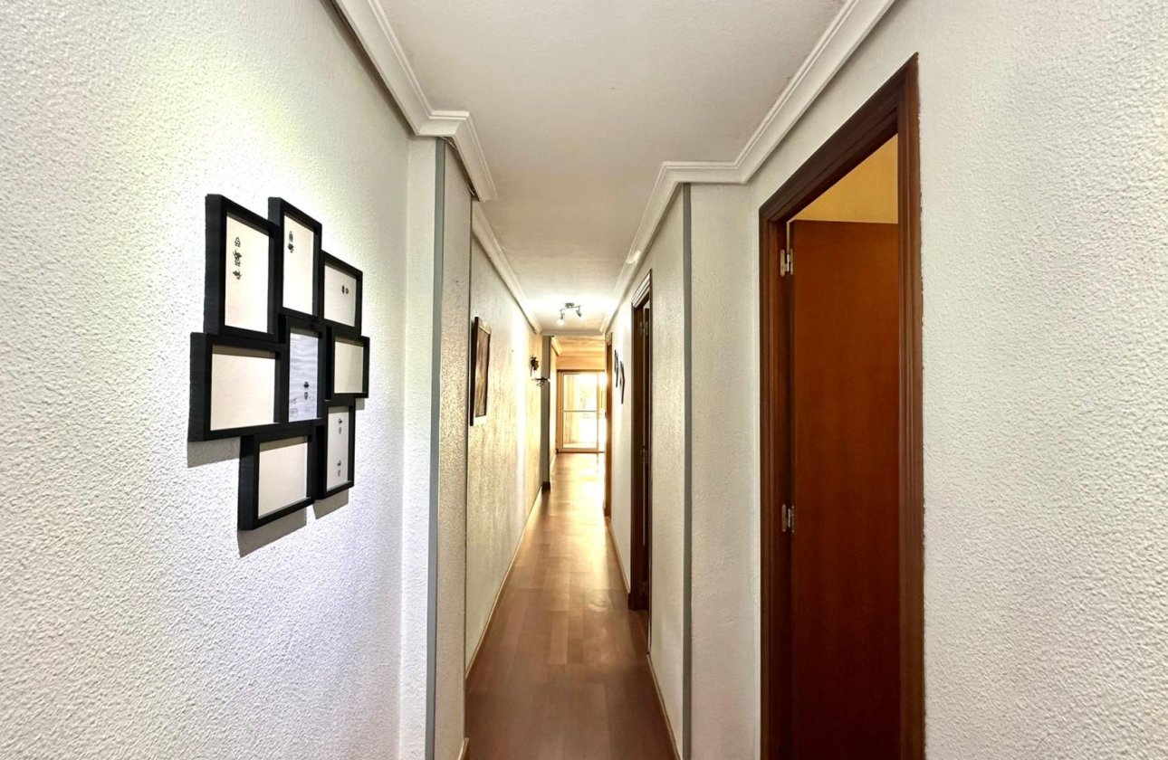 Resale - Apartment / flat - Torrevieja - Playa del Acequión