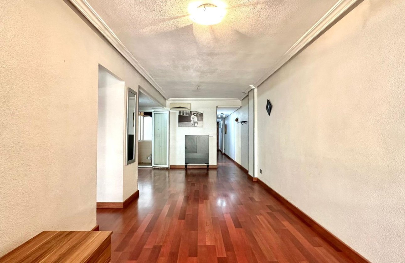 Resale - Apartment / flat - Torrevieja - Playa del Acequión