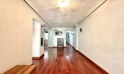 Resale - Apartment / flat - Torrevieja - Playa del Acequión