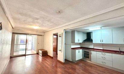 Resale - Apartment / flat - Torrevieja - Playa del Acequión