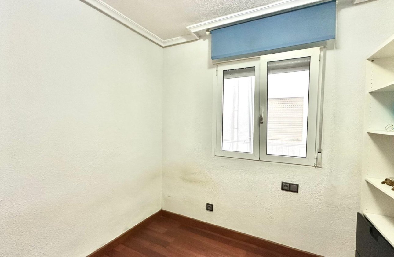 Resale - Apartment / flat - Torrevieja - Playa del Acequión