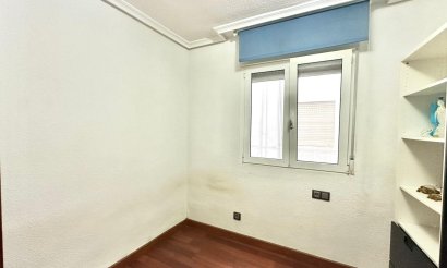 Resale - Apartment / flat - Torrevieja - Playa del Acequión