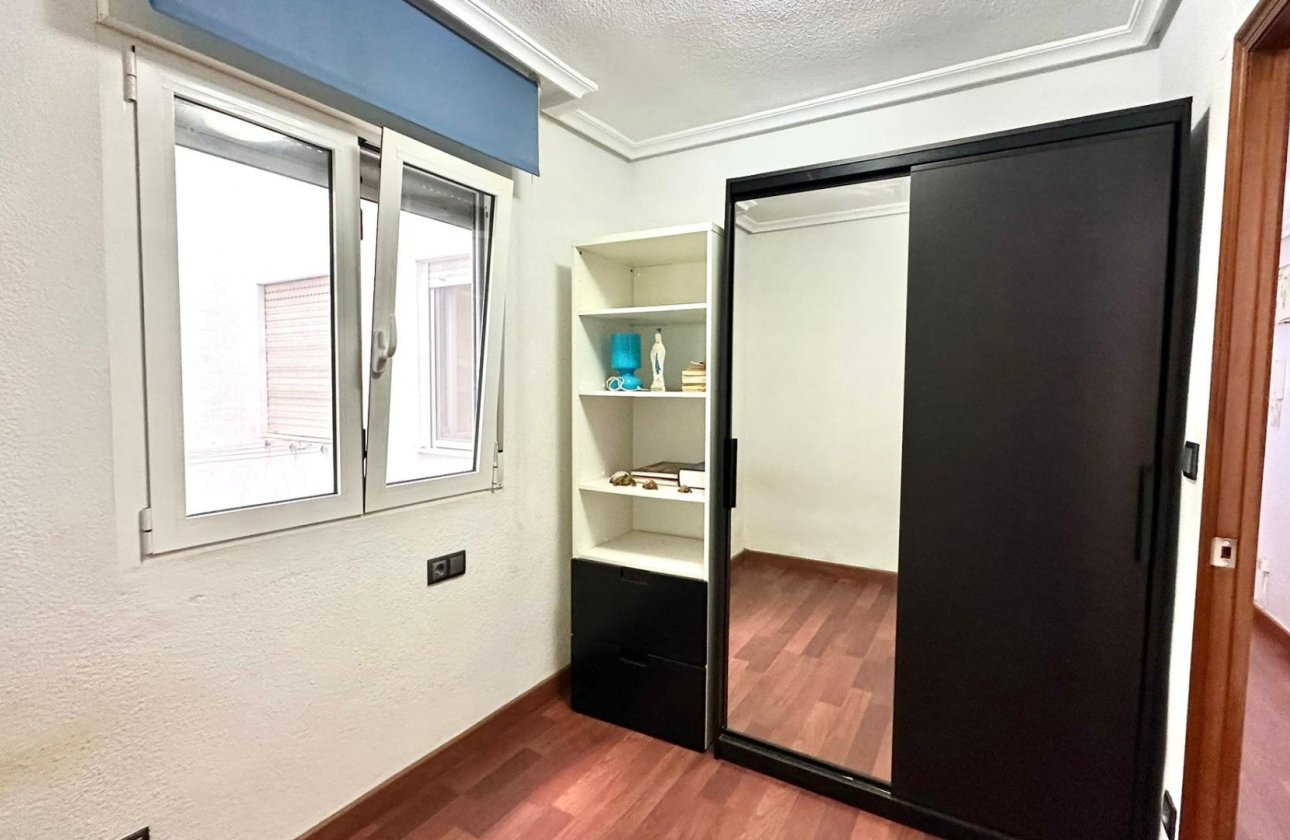 Resale - Apartment / flat - Torrevieja - Playa del Acequión