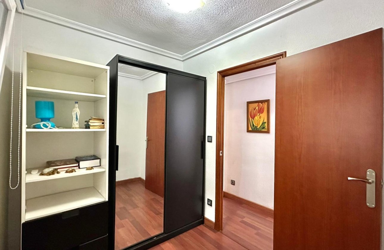 Resale - Apartment / flat - Torrevieja - Playa del Acequión