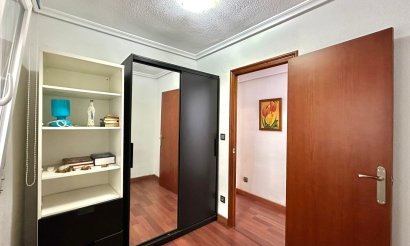 Resale - Apartment / flat - Torrevieja - Playa del Acequión