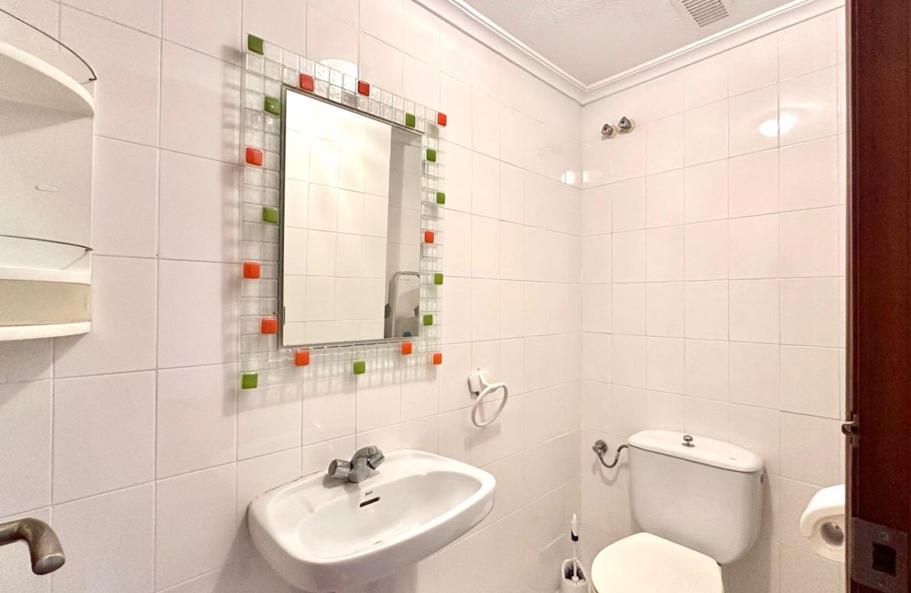 Resale - Apartment / flat - Torrevieja - Playa del Acequión