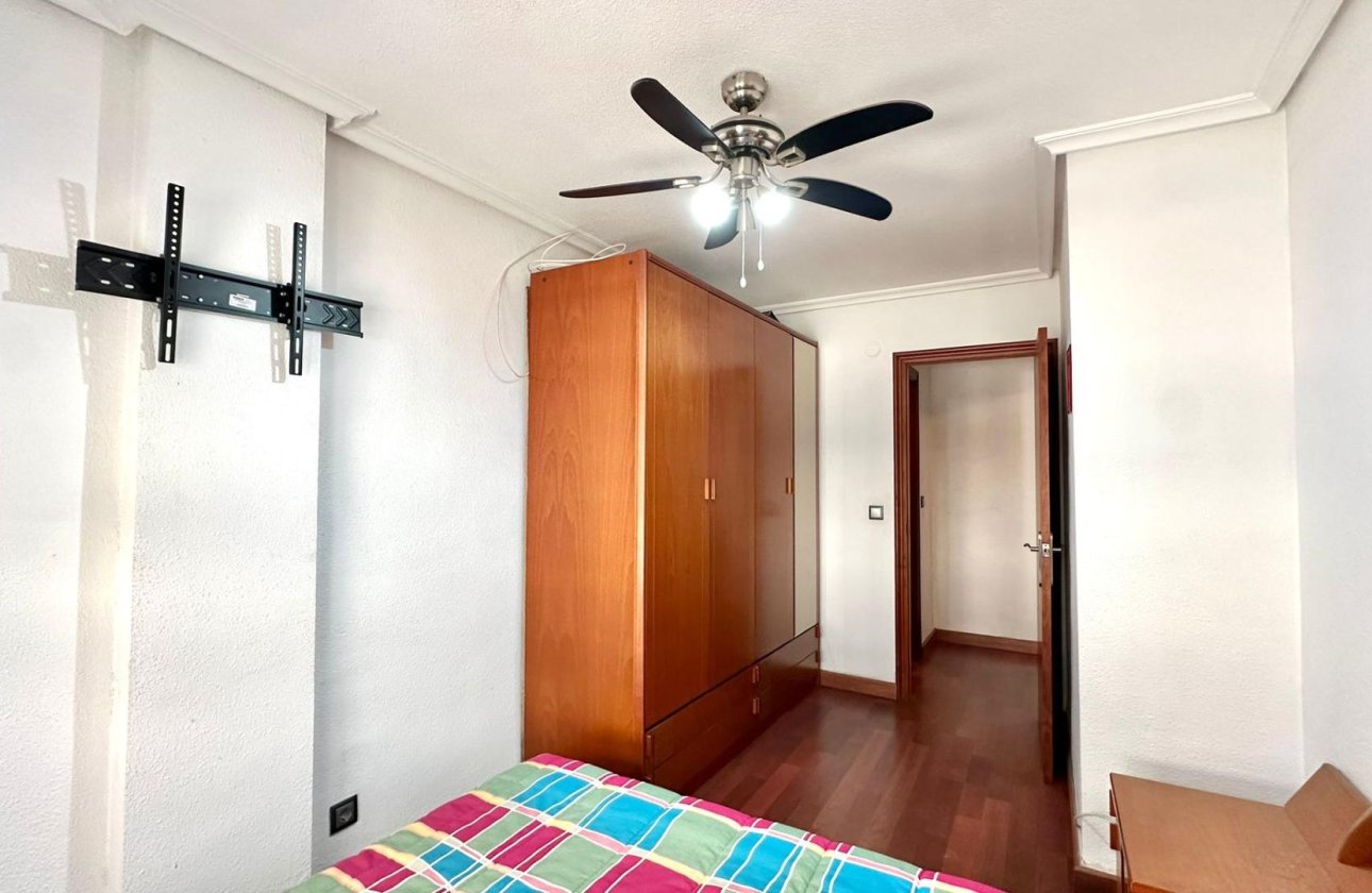 Resale - Apartment / flat - Torrevieja - Playa del Acequión