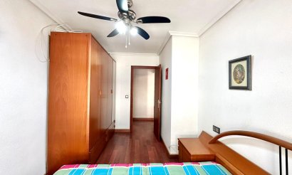 Resale - Apartment / flat - Torrevieja - Playa del Acequión