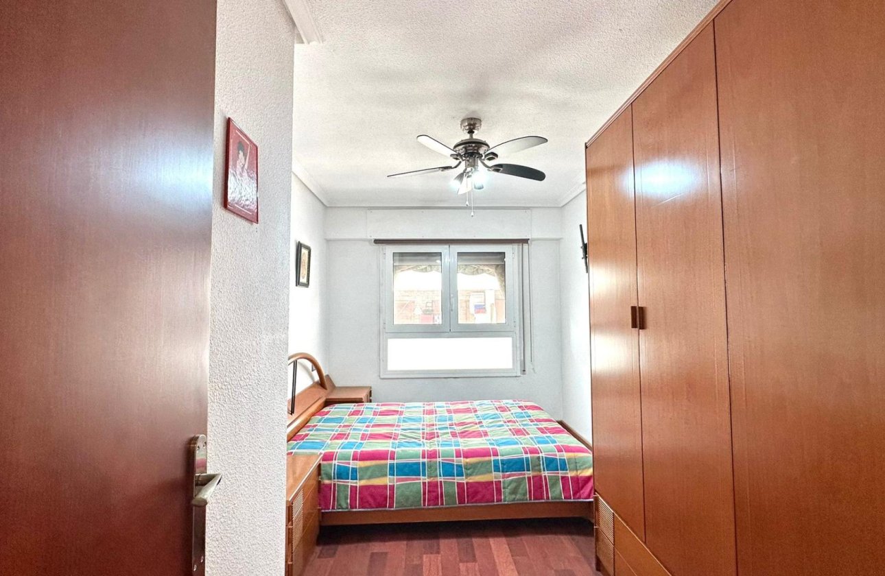 Resale - Apartment / flat - Torrevieja - Playa del Acequión