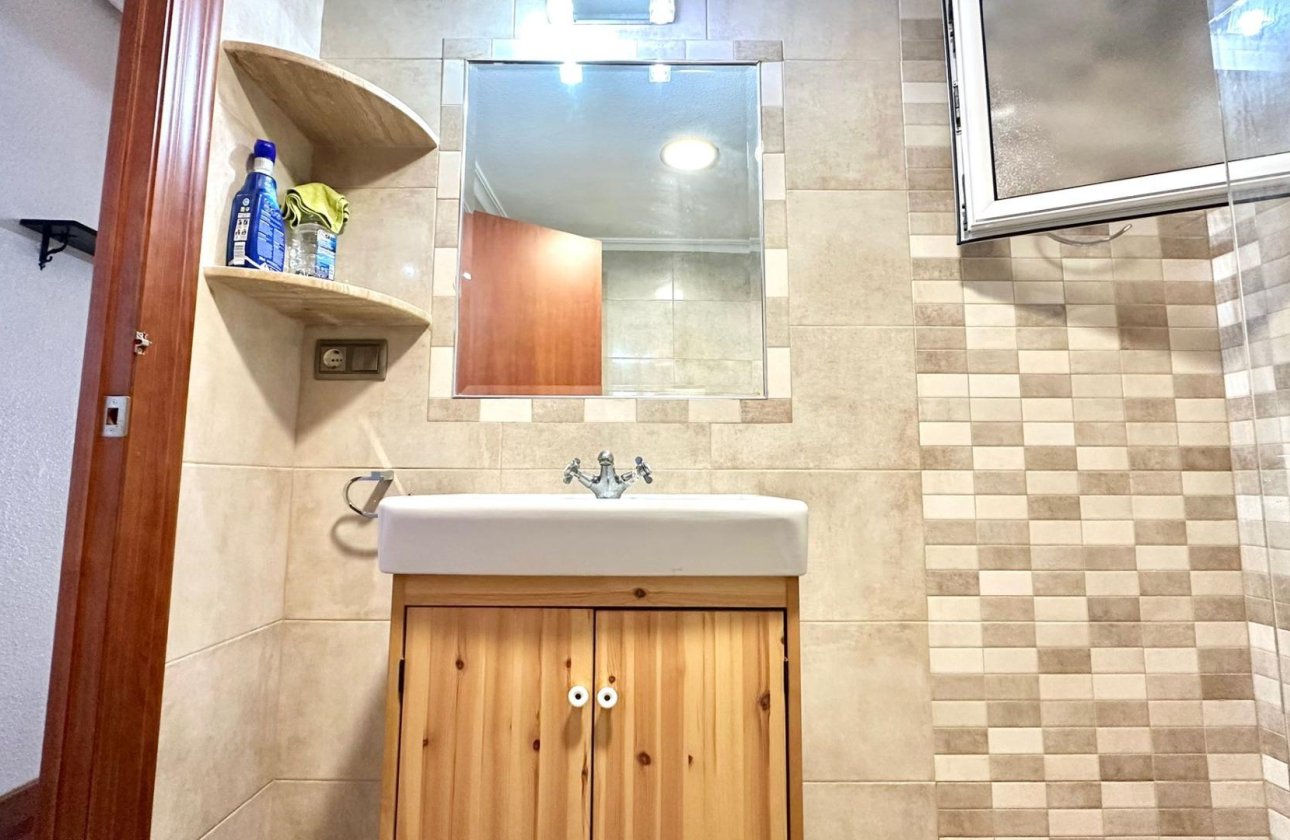 Resale - Apartment / flat - Torrevieja - Playa del Acequión