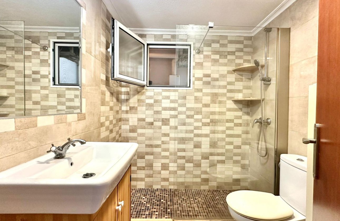 Resale - Apartment / flat - Torrevieja - Playa del Acequión