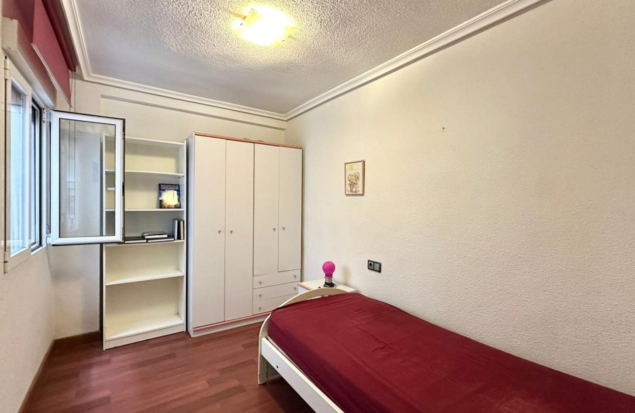 Resale - Apartment / flat - Torrevieja - Playa del Acequión