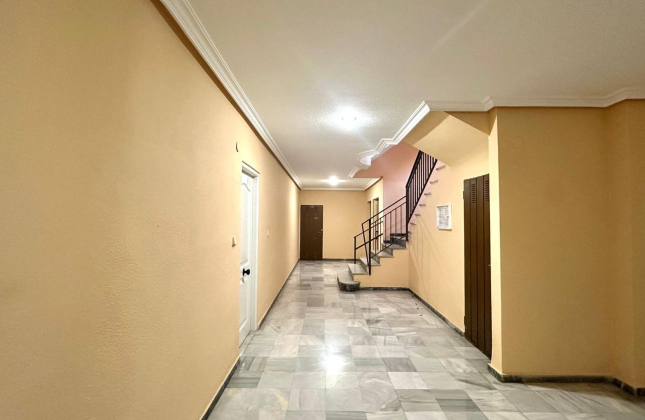 Resale - Apartment / flat - Torrevieja - Playa del Acequión