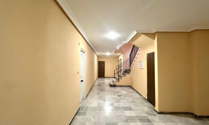 Resale - Apartment / flat - Torrevieja - Playa del Acequión