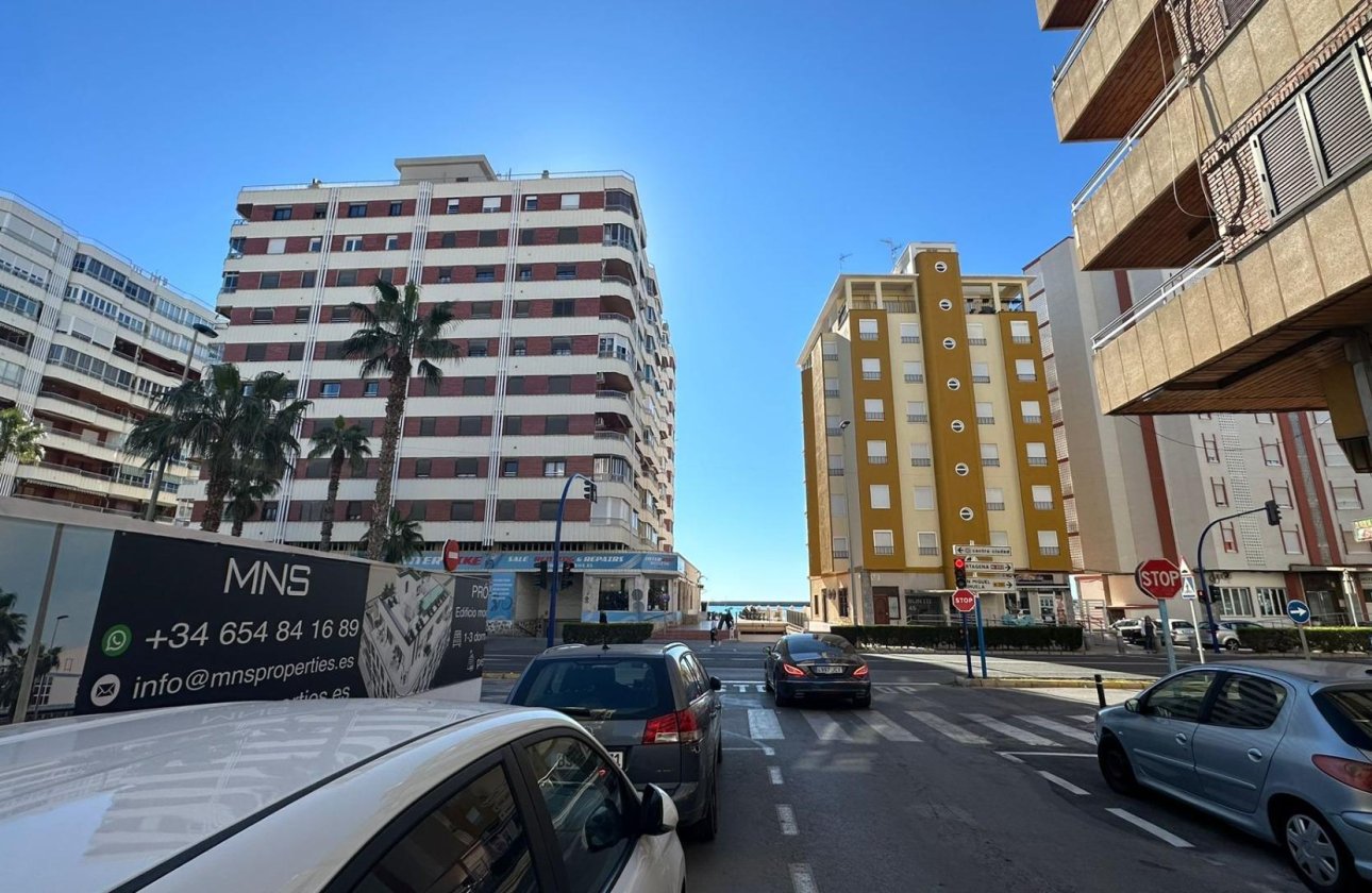 Resale - Apartment / flat - Torrevieja - Playa del Acequión