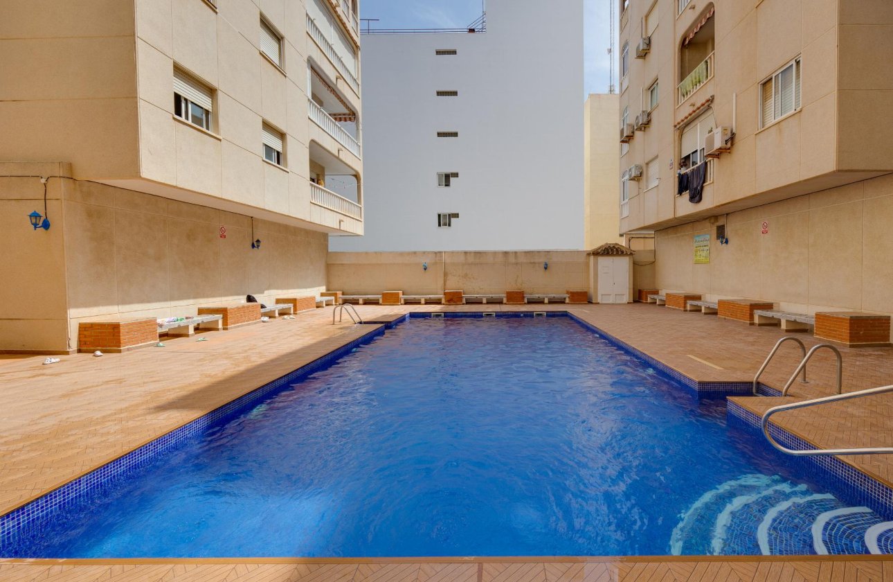 Resale - Apartment / flat - Torrevieja - Playa del Acequión