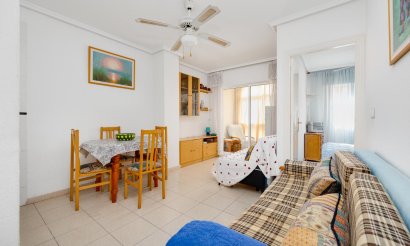Resale - Apartment / flat - Torrevieja - Playa del Acequión