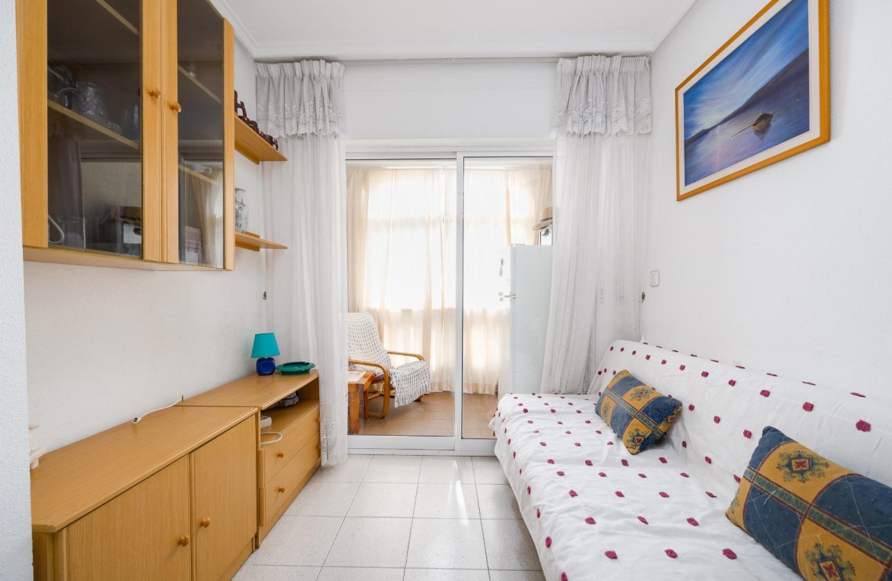 Resale - Apartment / flat - Torrevieja - Playa del Acequión