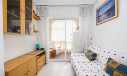 Resale - Apartment / flat - Torrevieja - Playa del Acequión