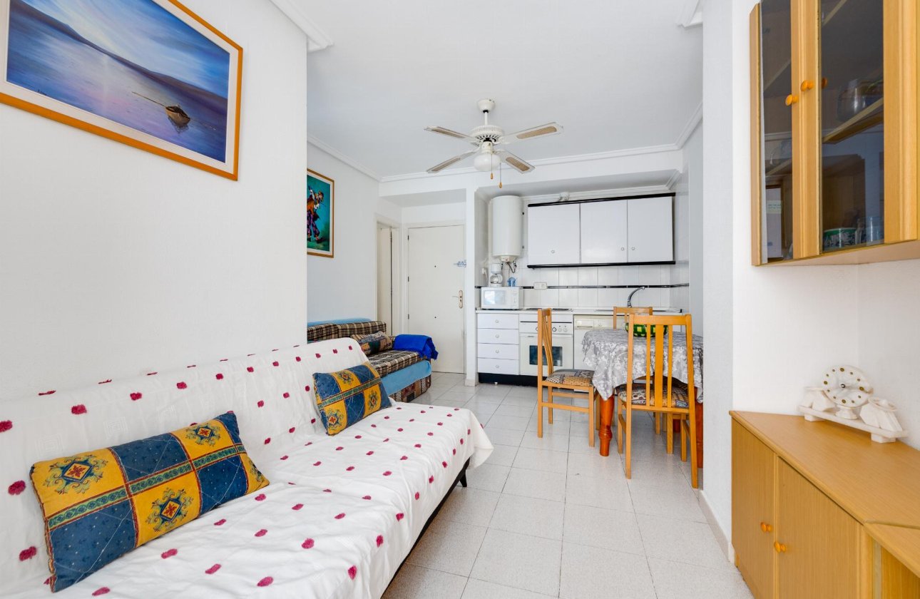 Resale - Apartment / flat - Torrevieja - Playa del Acequión