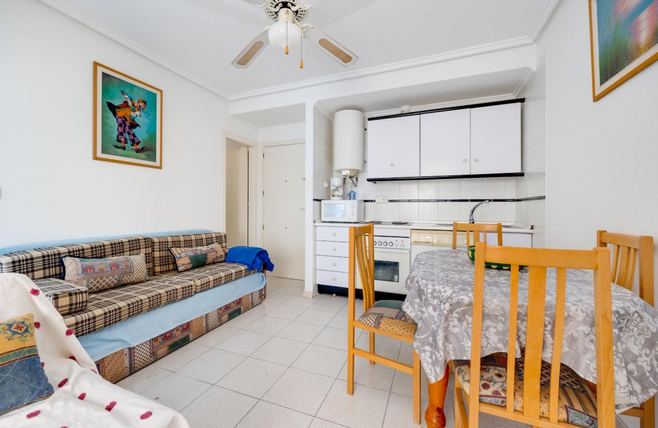 Resale - Apartment / flat - Torrevieja - Playa del Acequión