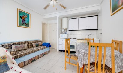 Resale - Apartment / flat - Torrevieja - Playa del Acequión
