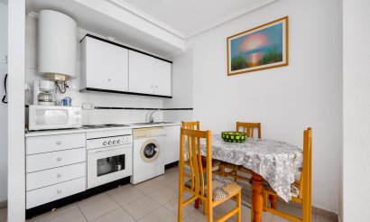 Resale - Apartment / flat - Torrevieja - Playa del Acequión
