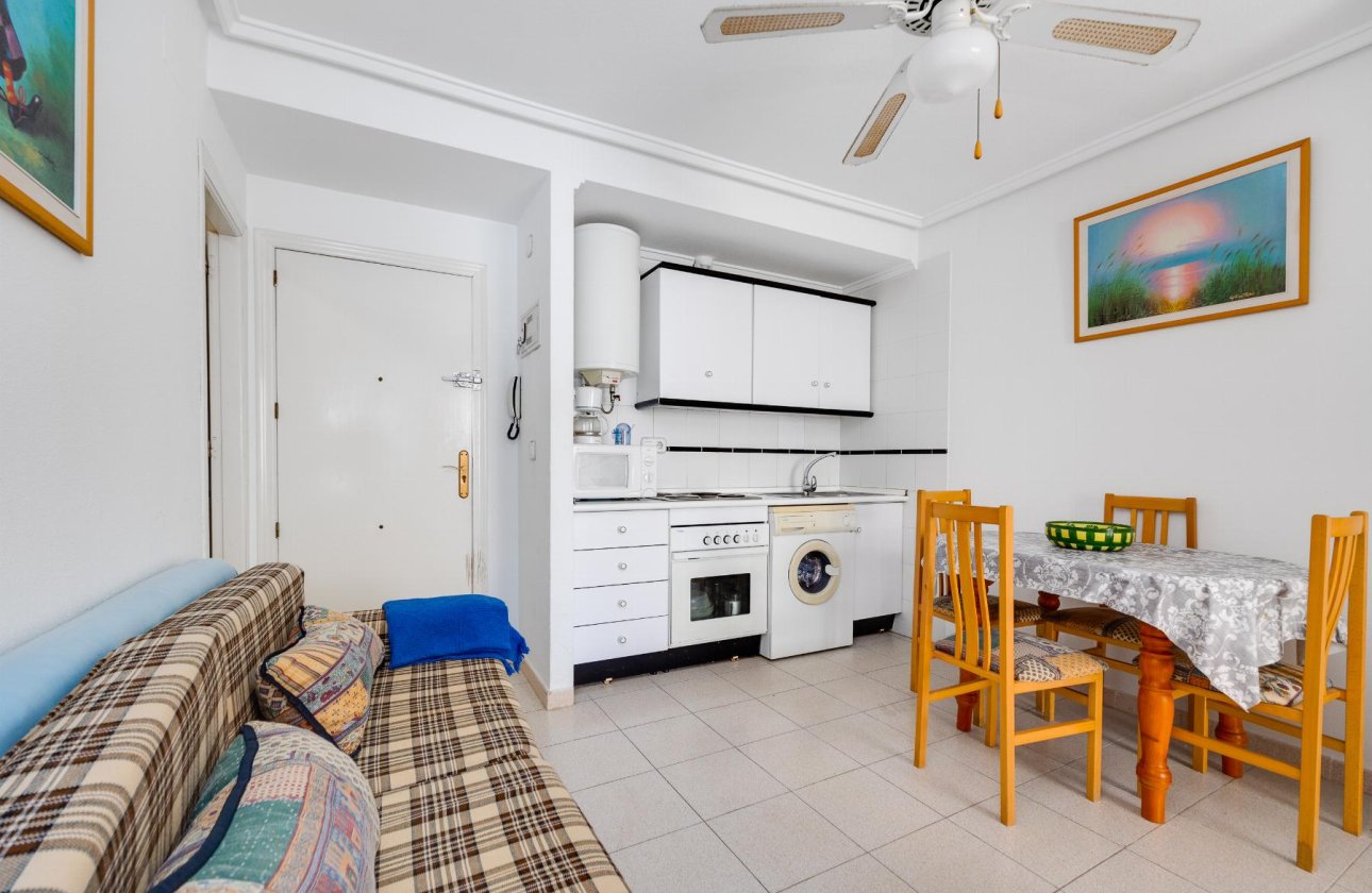 Resale - Apartment / flat - Torrevieja - Playa del Acequión