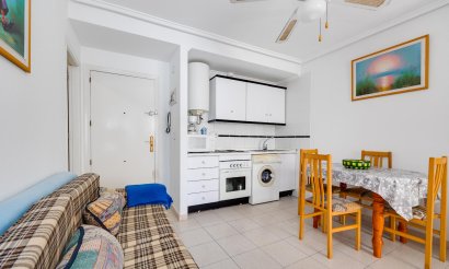 Resale - Apartment / flat - Torrevieja - Playa del Acequión