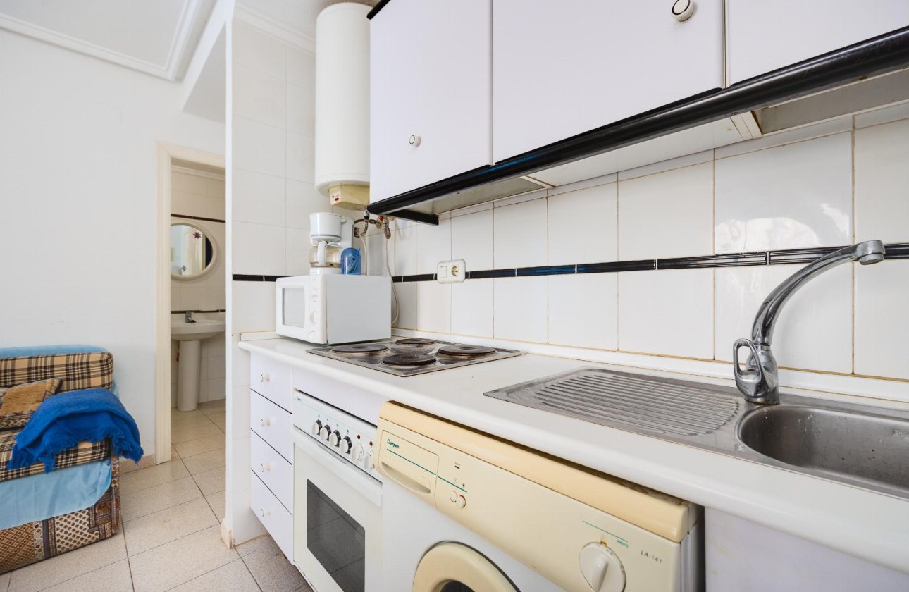 Resale - Apartment / flat - Torrevieja - Playa del Acequión