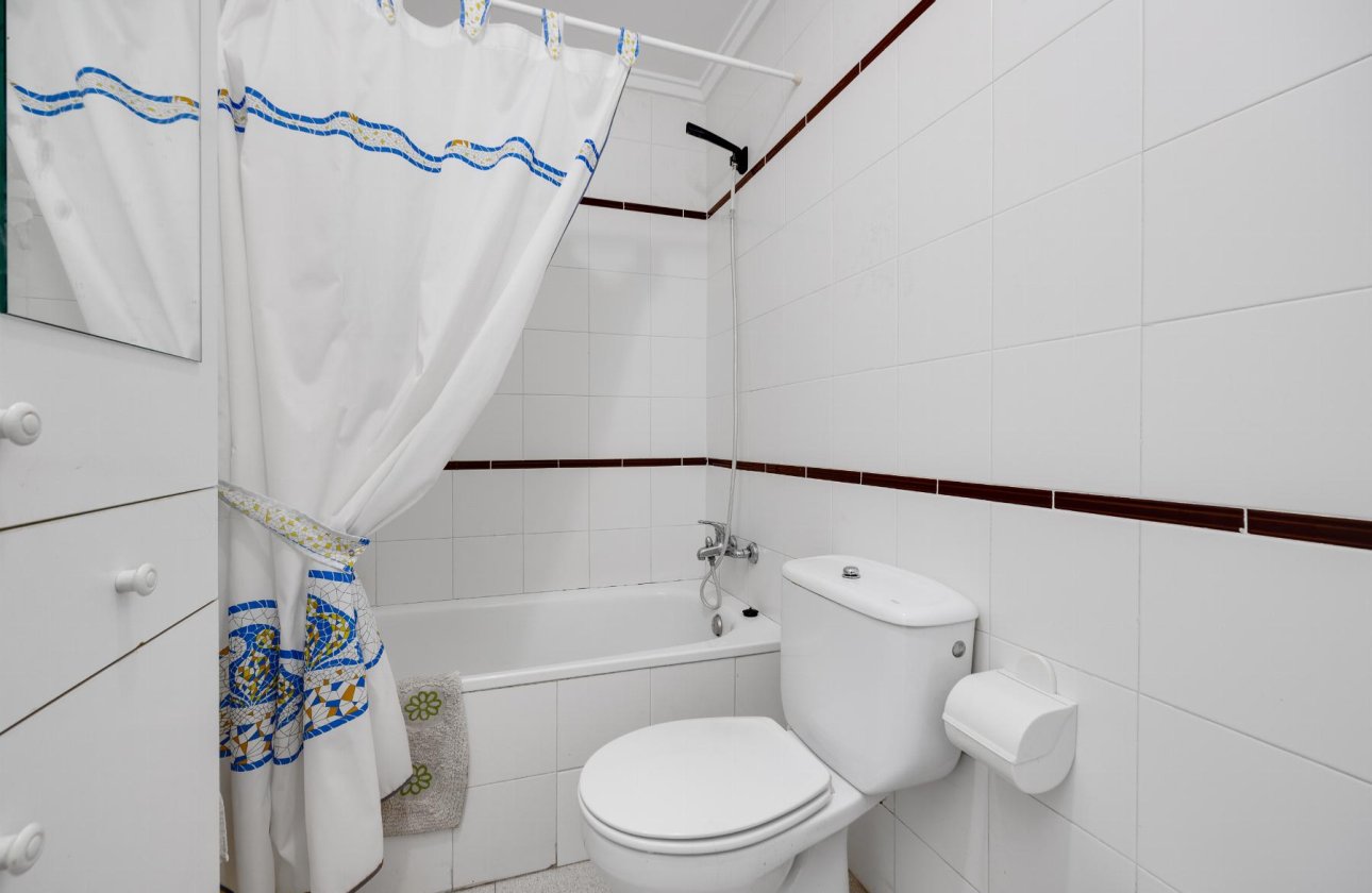 Resale - Apartment / flat - Torrevieja - Playa del Acequión