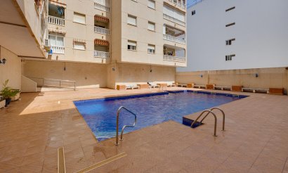 Resale - Apartment / flat - Torrevieja - Playa del Acequión