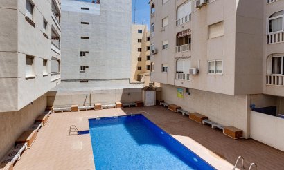 Resale - Apartment / flat - Torrevieja - Playa del Acequión