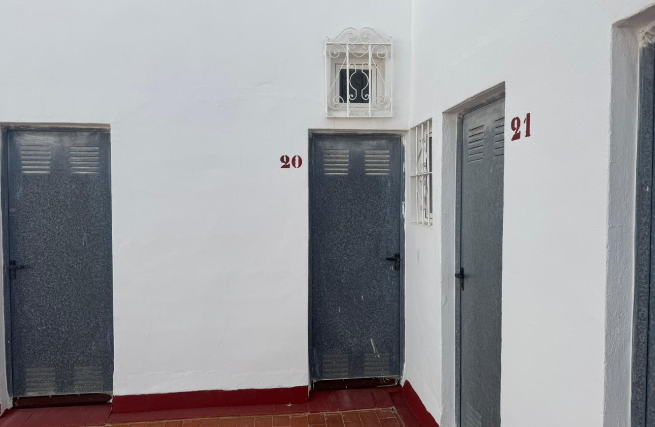 Resale - Apartment / flat - Torrevieja - Playa del Acequión