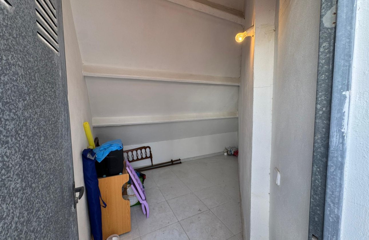 Resale - Apartment / flat - Torrevieja - Playa del Acequión