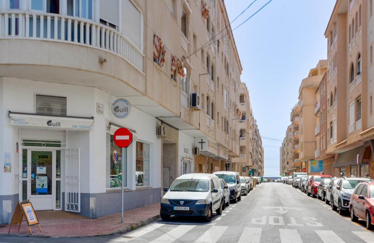 Resale - Apartment / flat - Torrevieja - Playa del Acequión