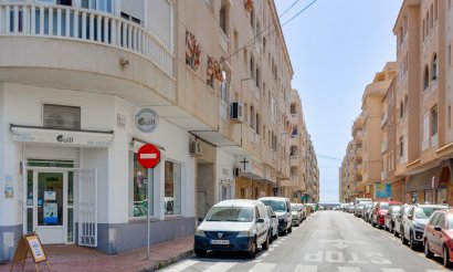 Resale - Apartment / flat - Torrevieja - Playa del Acequión
