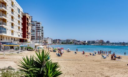 Resale - Apartment / flat - Torrevieja - Playa del Acequión