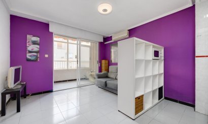 Resale - Apartment / flat - Torrevieja - Playa de Los Locos-Curva del Palangre