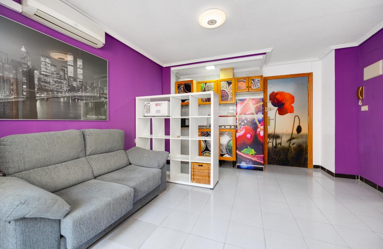 Resale - Apartment / flat - Torrevieja - Playa de Los Locos-Curva del Palangre