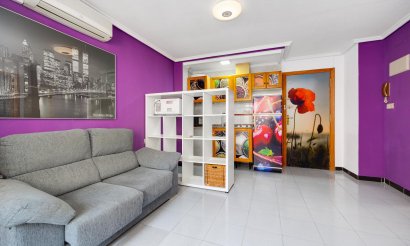 Resale - Apartment / flat - Torrevieja - Playa de Los Locos-Curva del Palangre