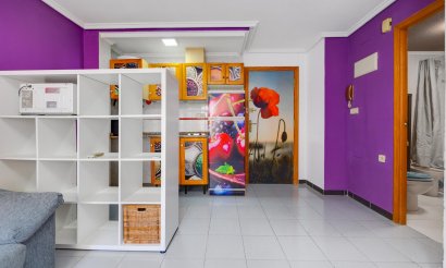 Resale - Apartment / flat - Torrevieja - Playa de Los Locos-Curva del Palangre