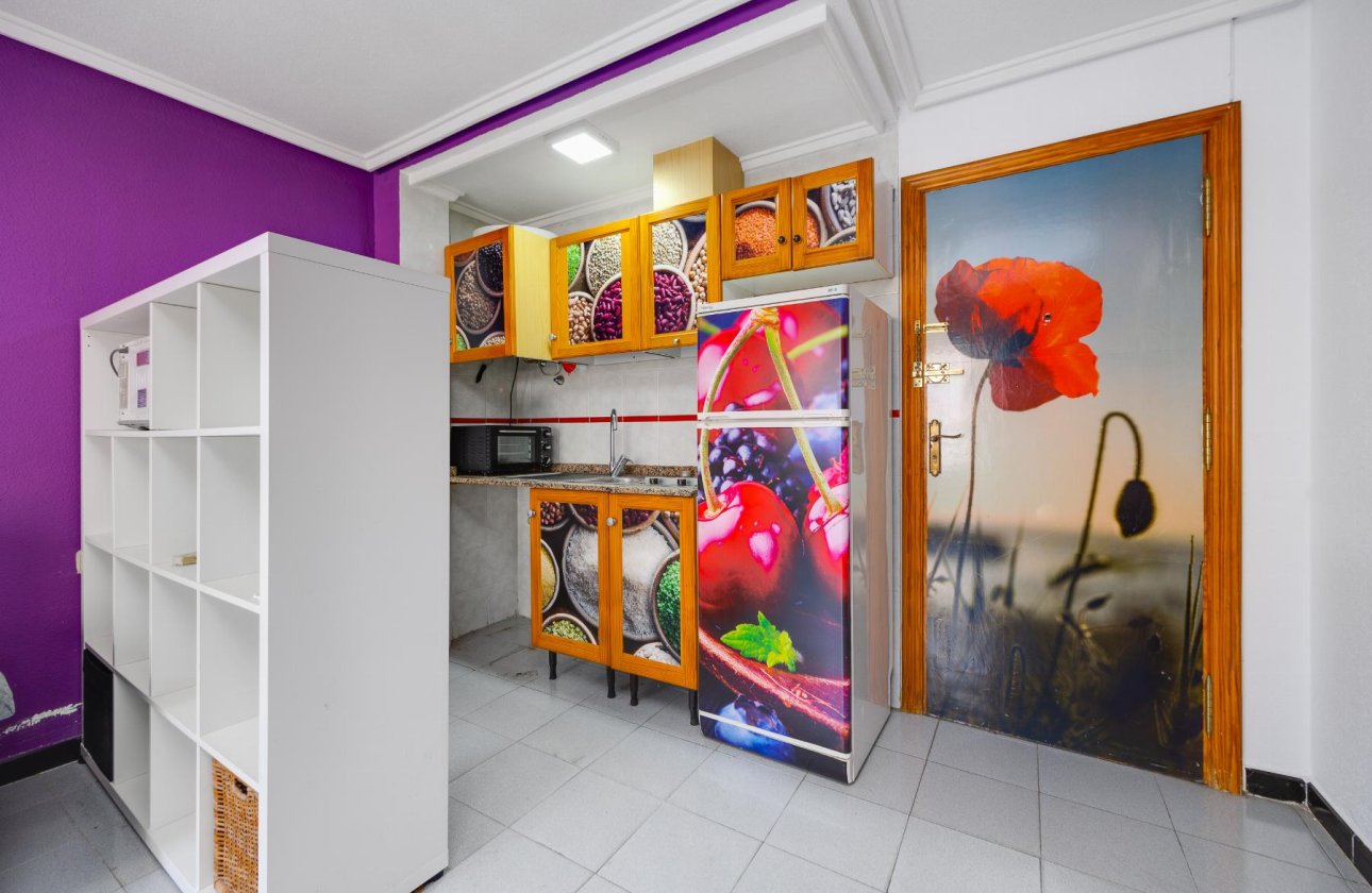 Resale - Apartment / flat - Torrevieja - Playa de Los Locos-Curva del Palangre