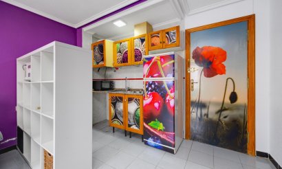 Resale - Apartment / flat - Torrevieja - Playa de Los Locos-Curva del Palangre