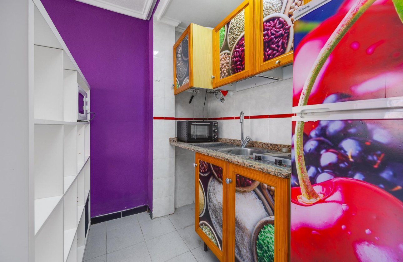 Resale - Apartment / flat - Torrevieja - Playa de Los Locos-Curva del Palangre