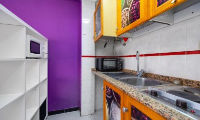 Resale - Apartment / flat - Torrevieja - Playa de Los Locos-Curva del Palangre