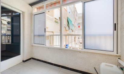 Resale - Apartment / flat - Torrevieja - Playa de Los Locos-Curva del Palangre