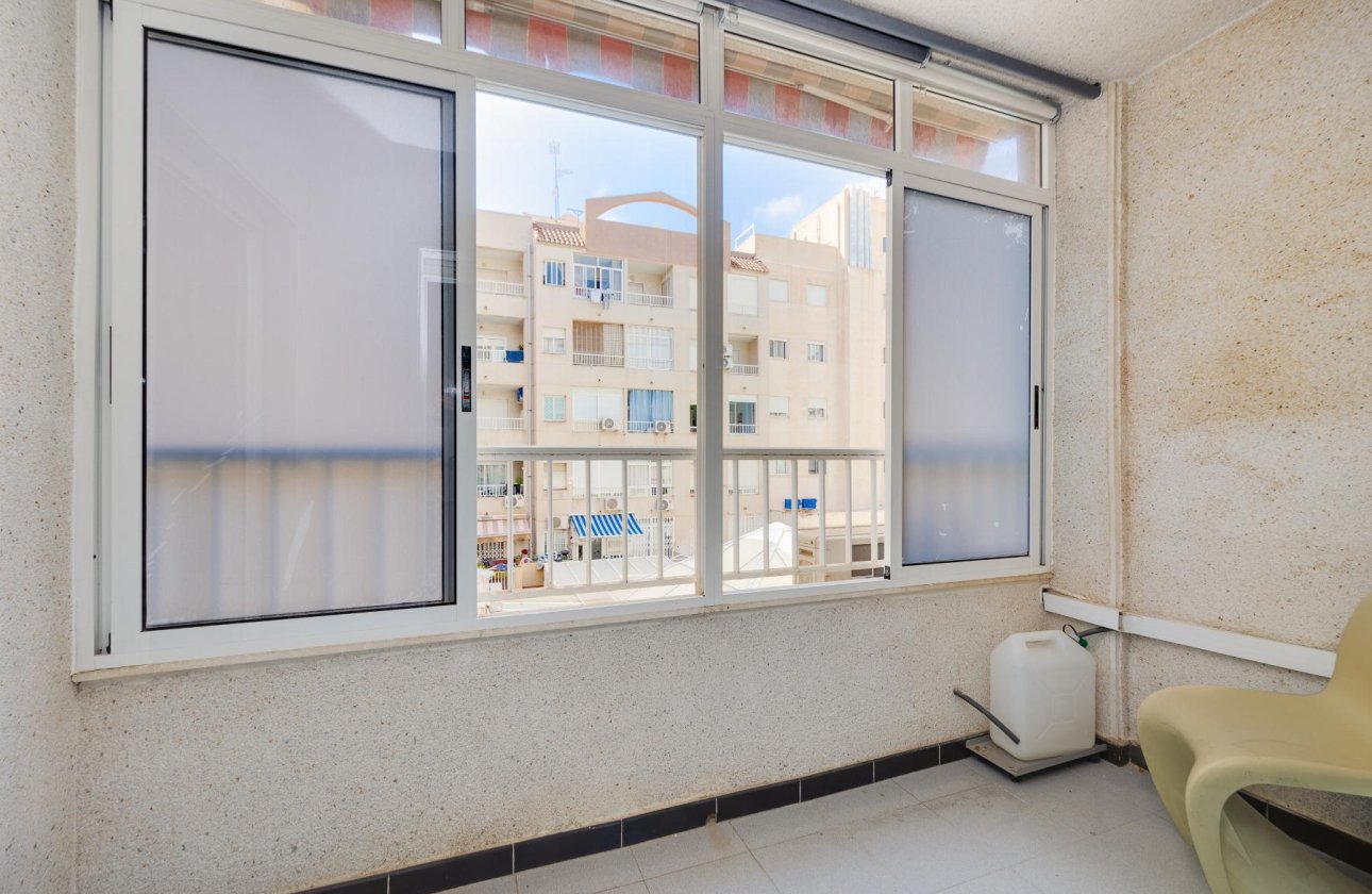 Resale - Apartment / flat - Torrevieja - Playa de Los Locos-Curva del Palangre